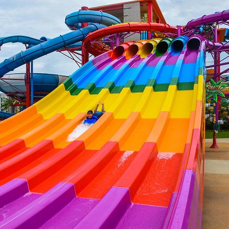 Splash Beach Resort, Maikhao Phuket - Sha Extra Plus Mai Khao Exterior foto The 7-metre (23 ft) high, 180-metre (590 ft) long, 10-metre (33 ft) wide, 10-metre (33 ft) high, 100-metre (330 ft) long, 10-metre (33 ft) wide, 10-metre (33 ft) high, 100-metre (330 ft) long, 10-metre (33 ft) wide, 10-metre (33 ft) high, 100-metre (