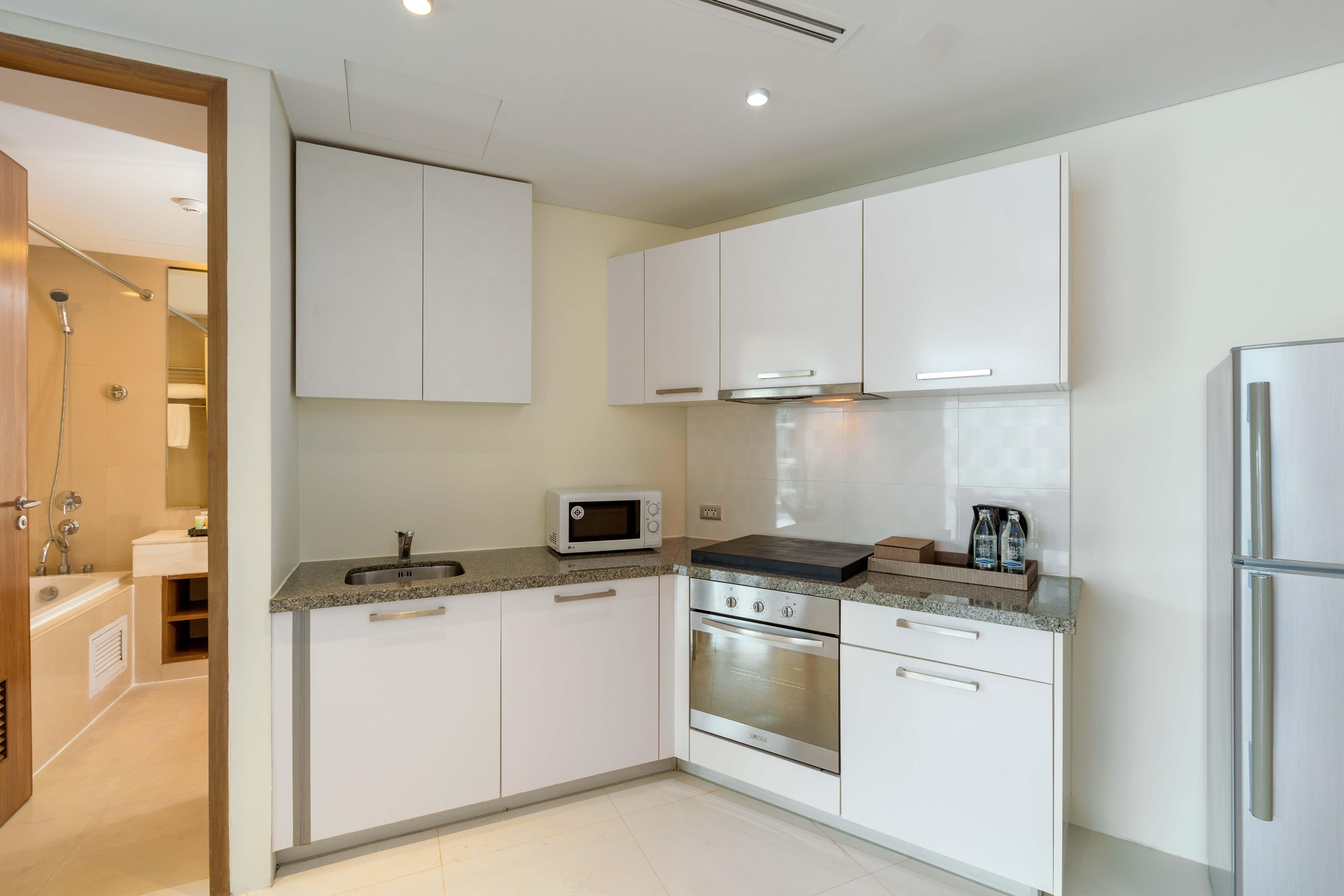 Splash Beach Resort, Maikhao Phuket - Sha Extra Plus Mai Khao Exterior foto A modern kitchen