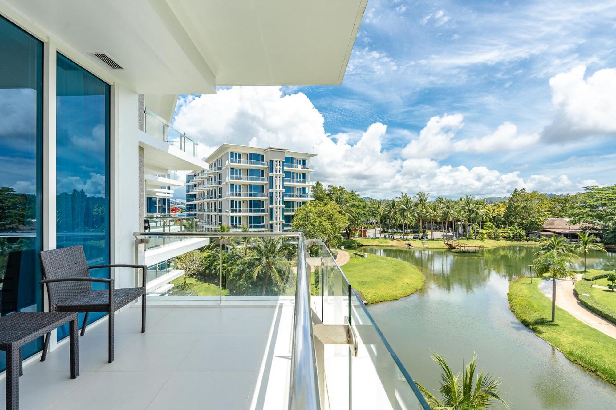 Splash Beach Resort, Maikhao Phuket - Sha Extra Plus Mai Khao Exterior foto Balcony view of the golf course at The Ivy at River Ranch