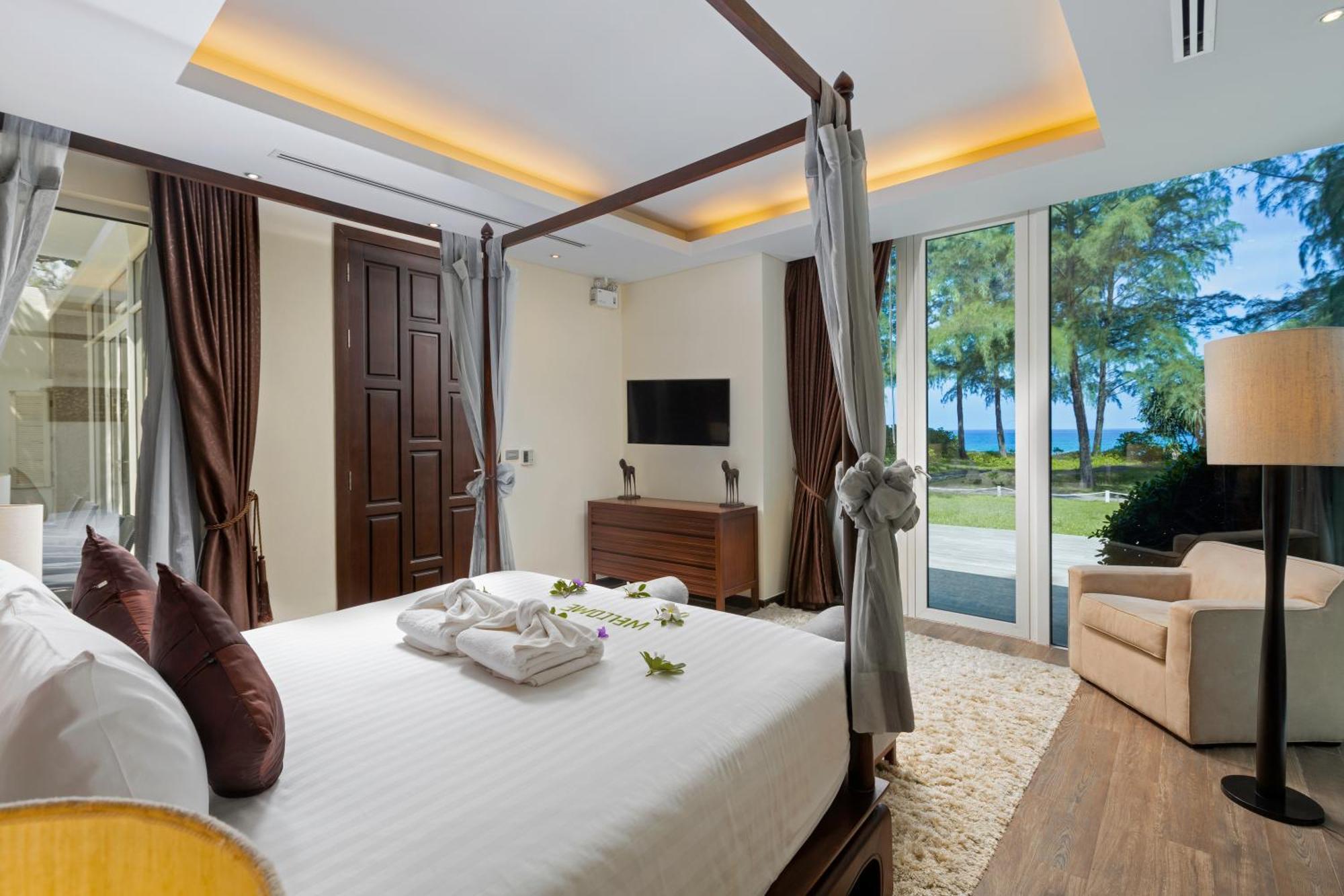 Splash Beach Resort, Maikhao Phuket - Sha Extra Plus Mai Khao Exterior foto A bedroom at the resort