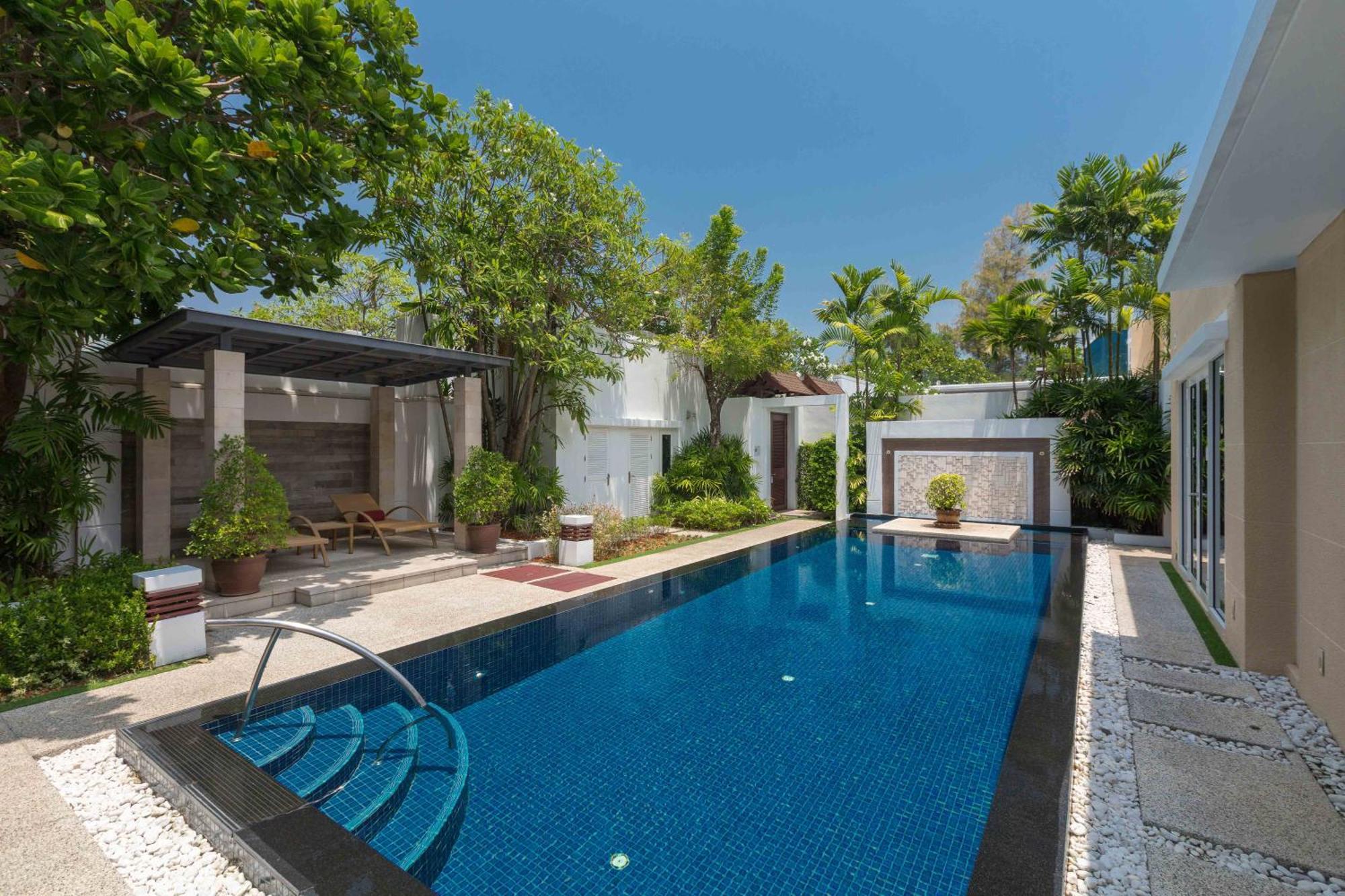Splash Beach Resort, Maikhao Phuket - Sha Extra Plus Mai Khao Exterior foto The swimming pool at the residence