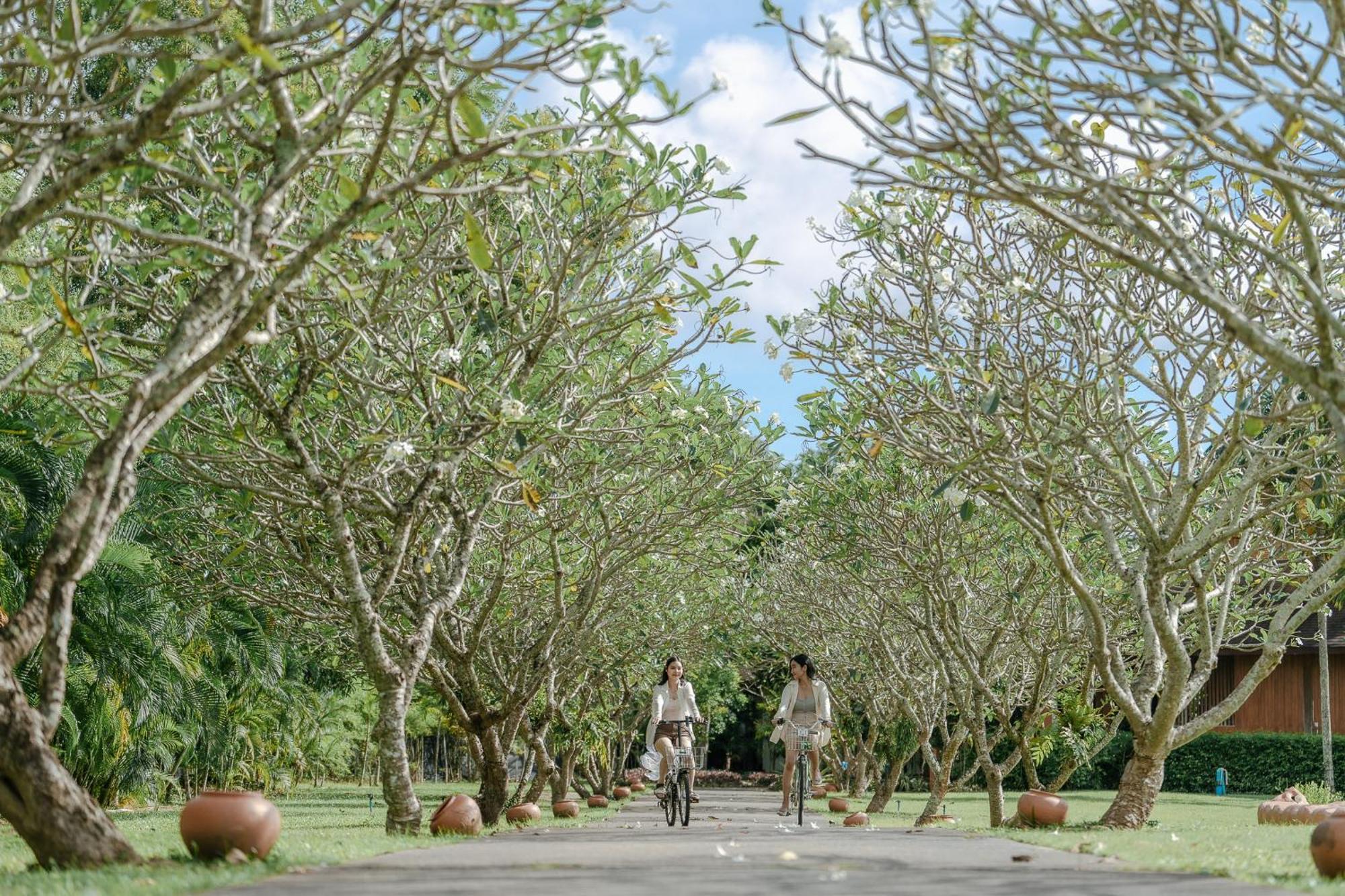 Splash Beach Resort, Maikhao Phuket - Sha Extra Plus Mai Khao Exterior foto The Royal Project Research Centre